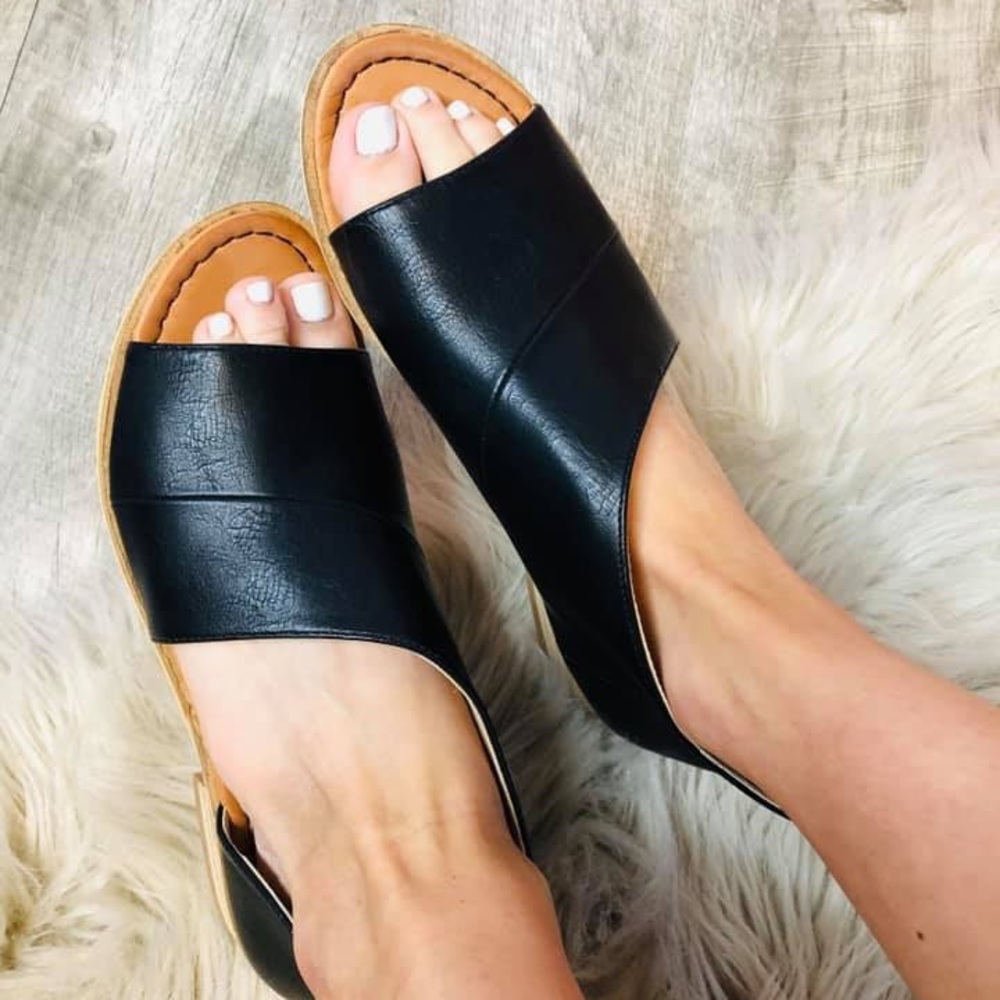 Size 8 flats